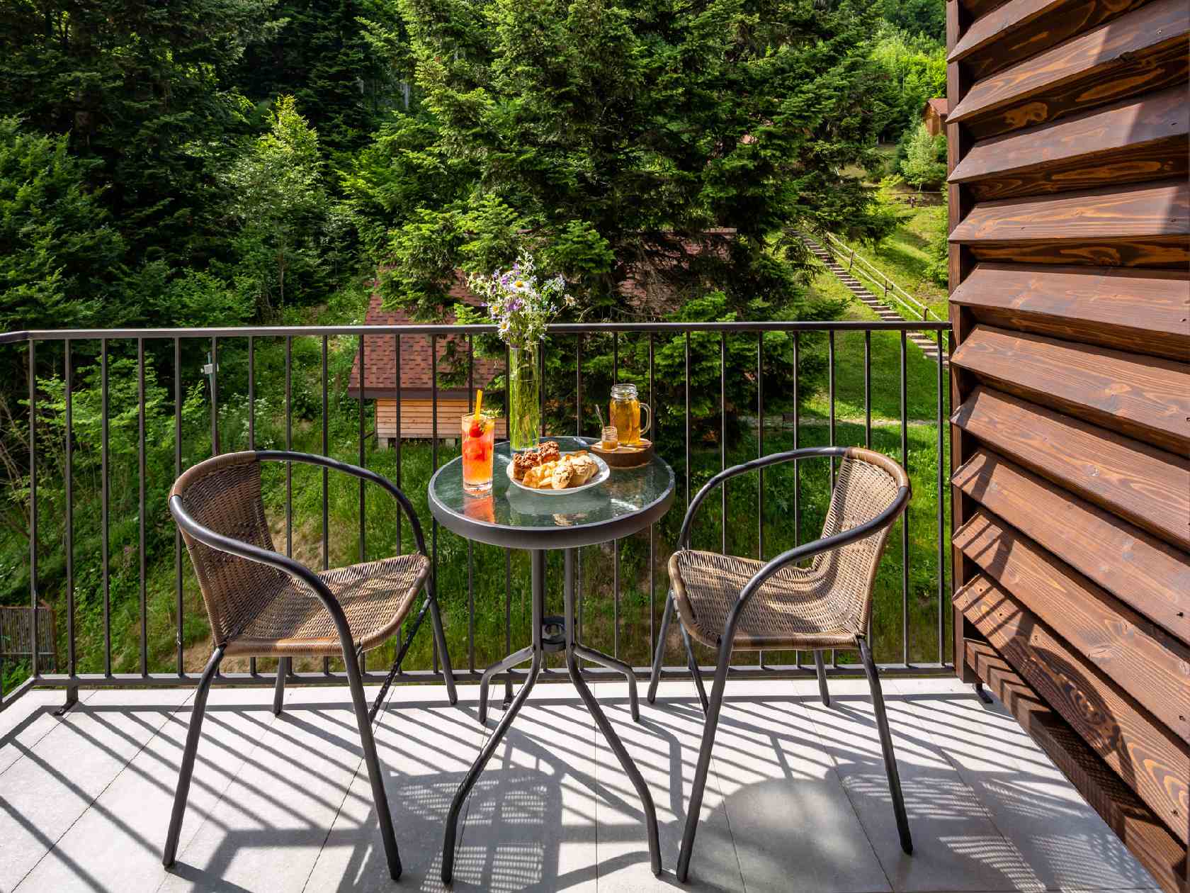 Готельний номер Економ у СПА комплексі в Карпатах / Осоння Номер Економ у СПА корпусі