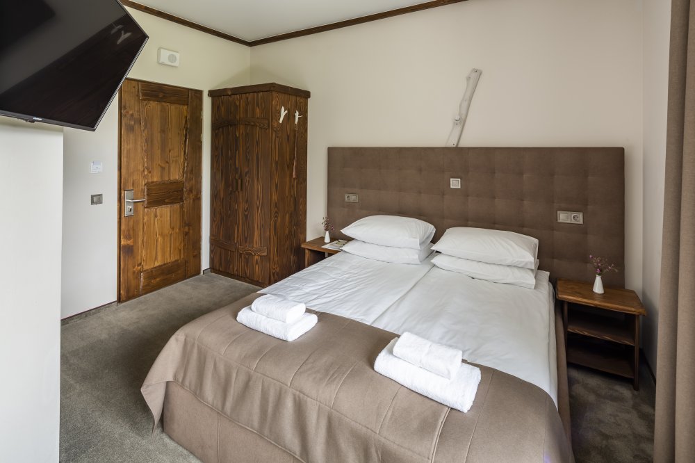 Готельний номер Економ у СПА комплексі в Карпатах / Осоння Номер Економ у СПА корпусі