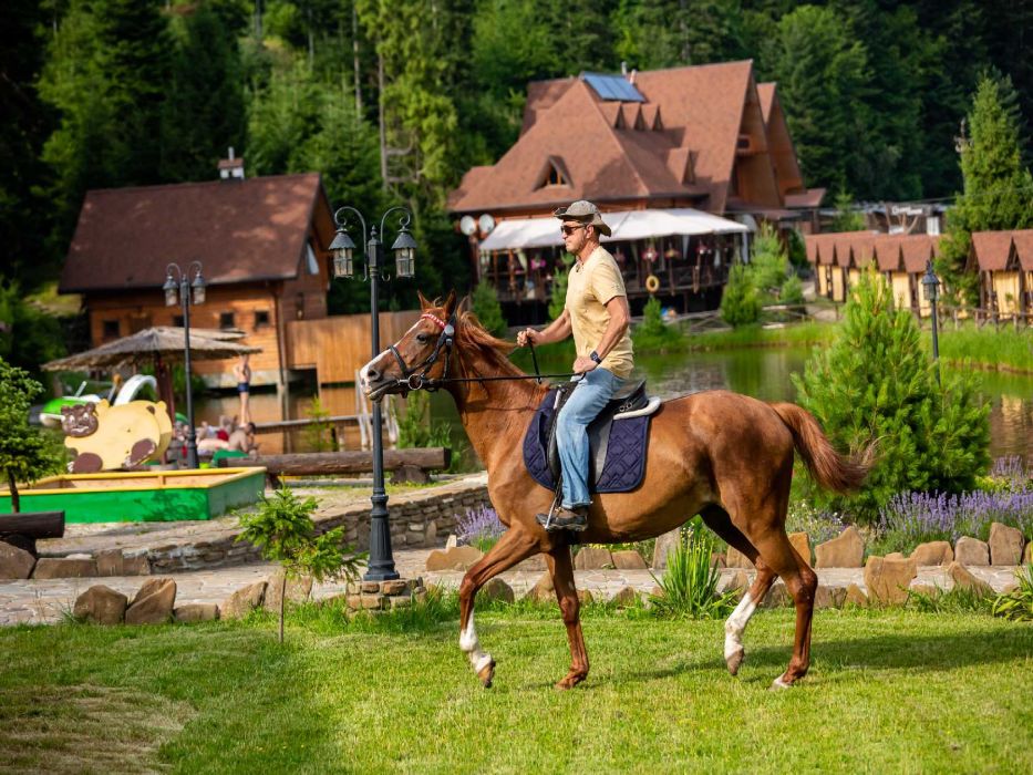 Кінні прогулянки / Осоння Карпати / Східниця
