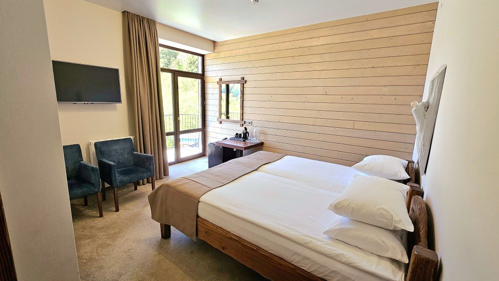 Готельний номер у СПА комплексі Карпати / Осоння Номер Стандарт у СПА корпусі