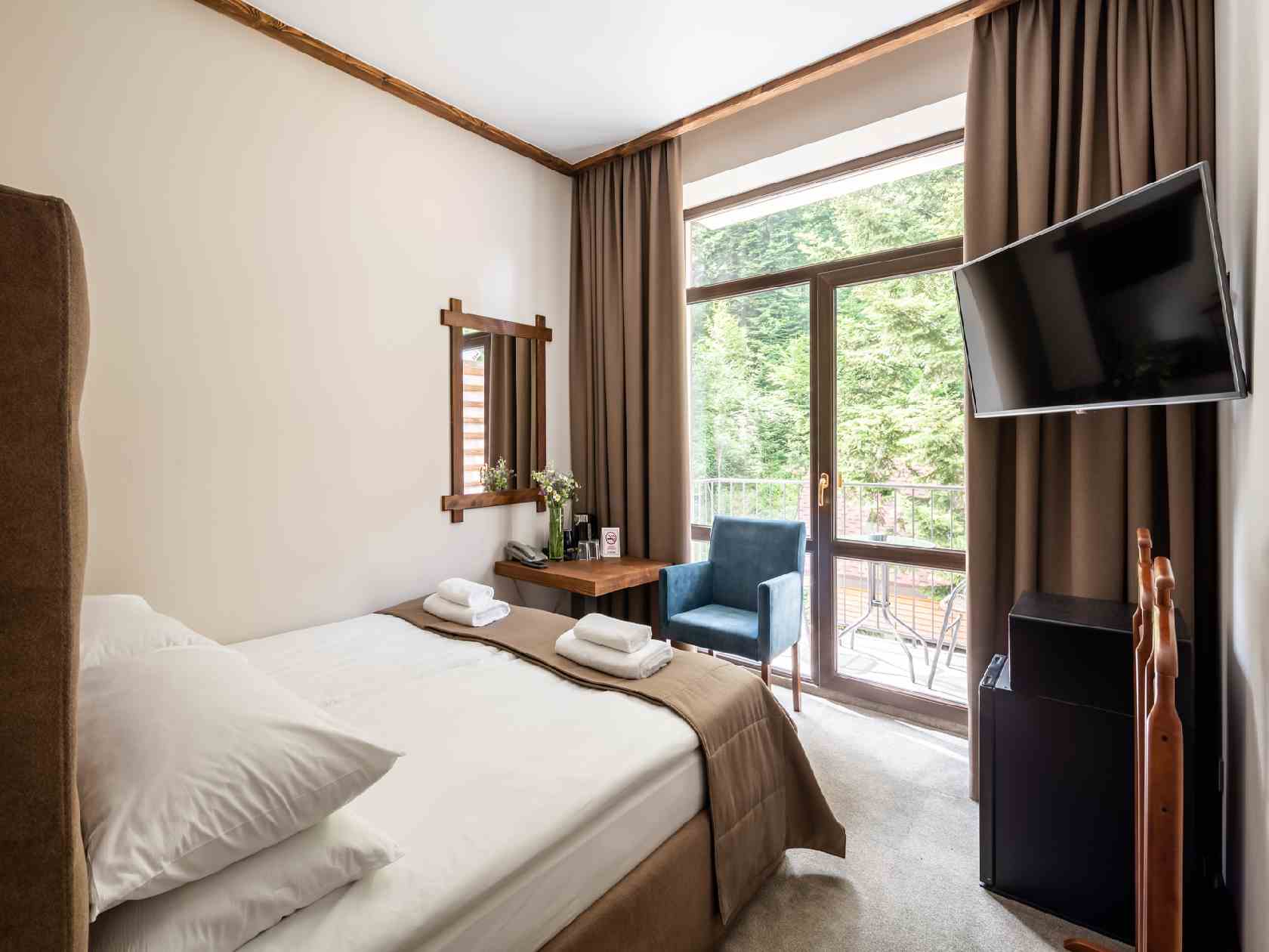 Готельний номер Економ у СПА комплексі в Карпатах / Осоння Номер Економ у СПА корпусі