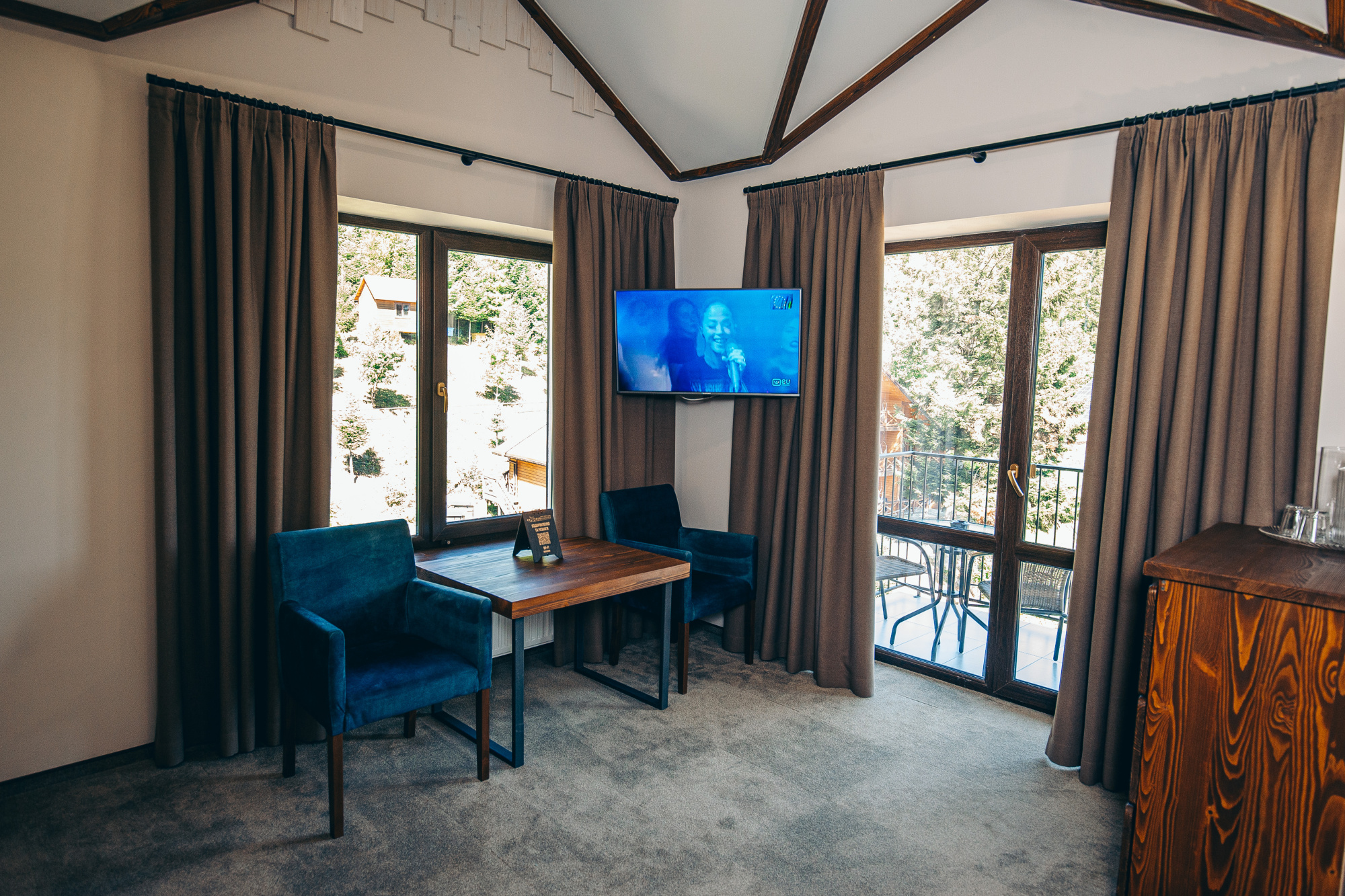 Номер Преміум у СПА корпусі в Карпатах / Осоння Карпати Номер Преміум у СПА корпусі