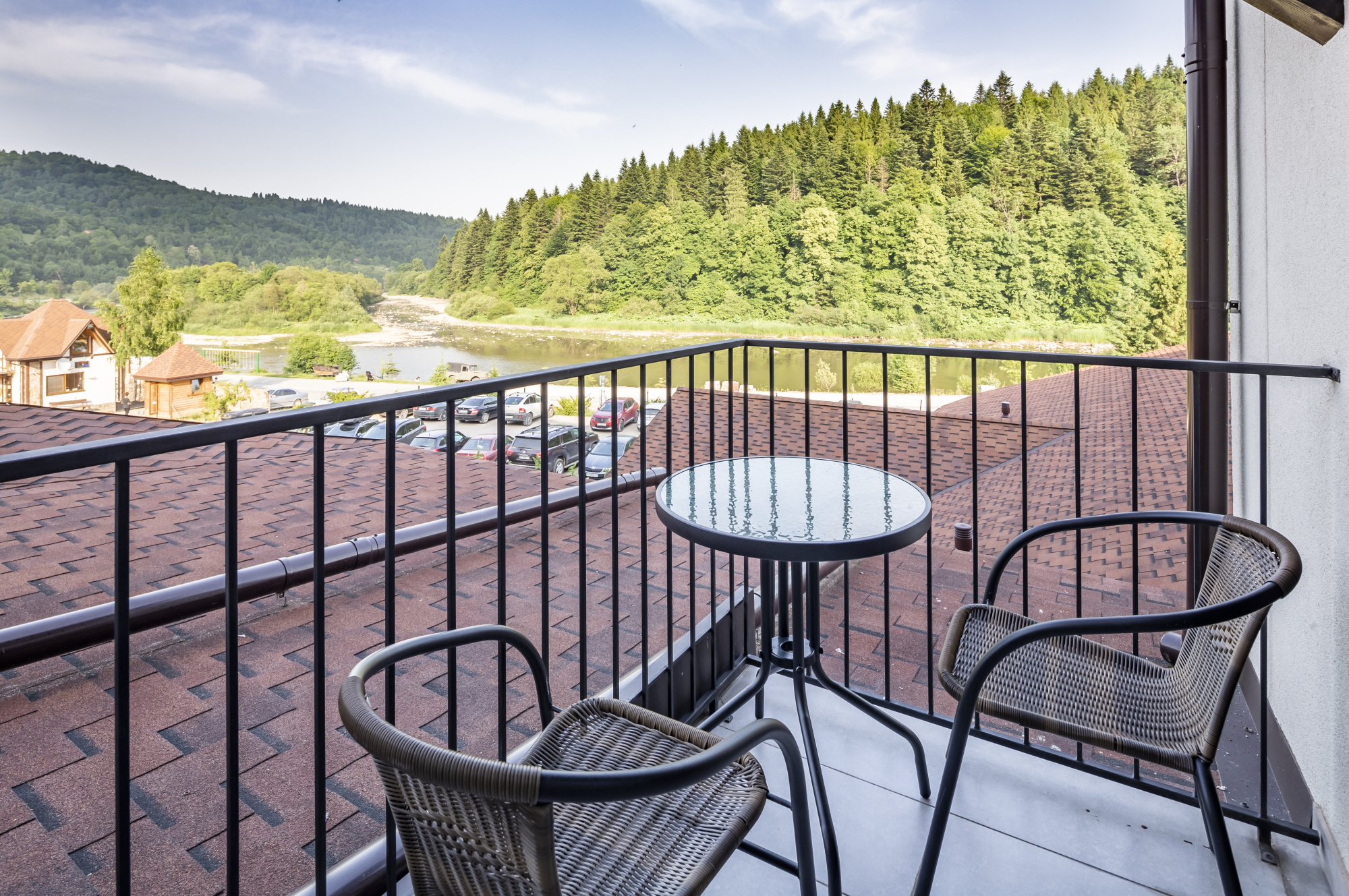 Просторий півлюкс номер у СПА комплексі / Осоння Карпати Номер Півлюкс у СПА корпусі