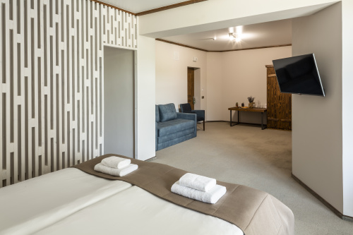 Номер Преміум у СПА корпусі в Карпатах / Осоння Карпати Номер Преміум у СПА корпусі